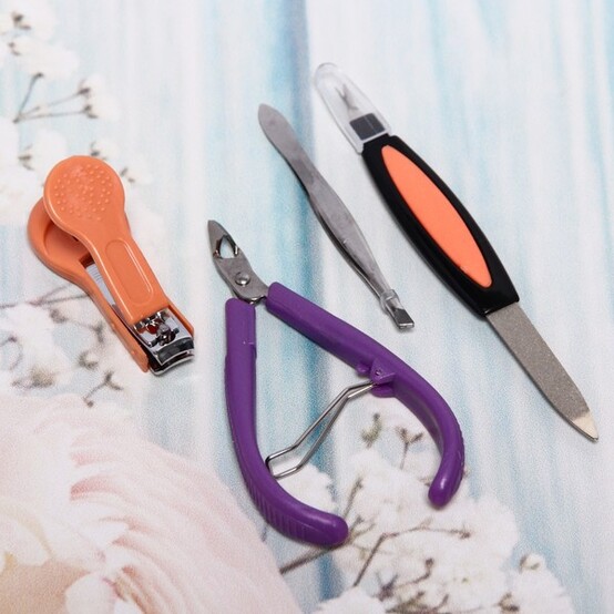 Набор маникюрный 4 пр 22*6 см кусачки пилка пинцет микс Manicure set (1/1)