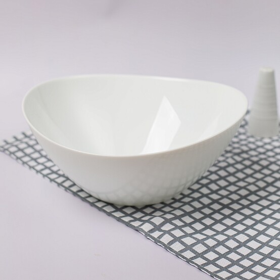 Салатник стеклокерамический  25*23,8 см 2300 мл овальный PO-540 White-Oval Parsopal (4/12)