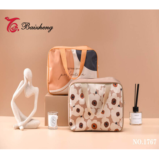 Косметичка-сумка ПВХ 27*20*8 см с рисунком в ассортименте Baizheng (1/200/5) Косметичка-сумка ПВХ 27*20*8 см с рисунком в ассортименте Baizheng (1/200/5)