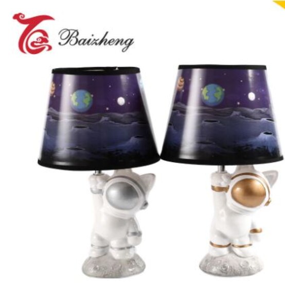Лампа настольная электрическая 10*10*34,5 см Космонавт микс BZ-01764 Baizheng (1/120)